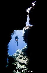 Enjoying the caves at Jackfish Alley.
Nikon D300 & 10.5m... by Nick Blake 